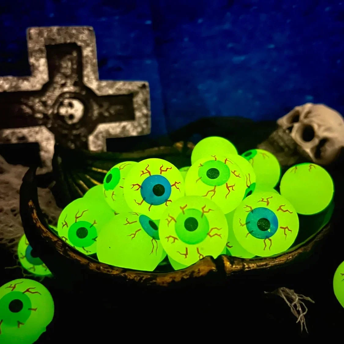 Glow-in-the-Dark Halloween Eyeballs – Creepy, Luminous Decorations for Spooky Fun! - IVY DUCK